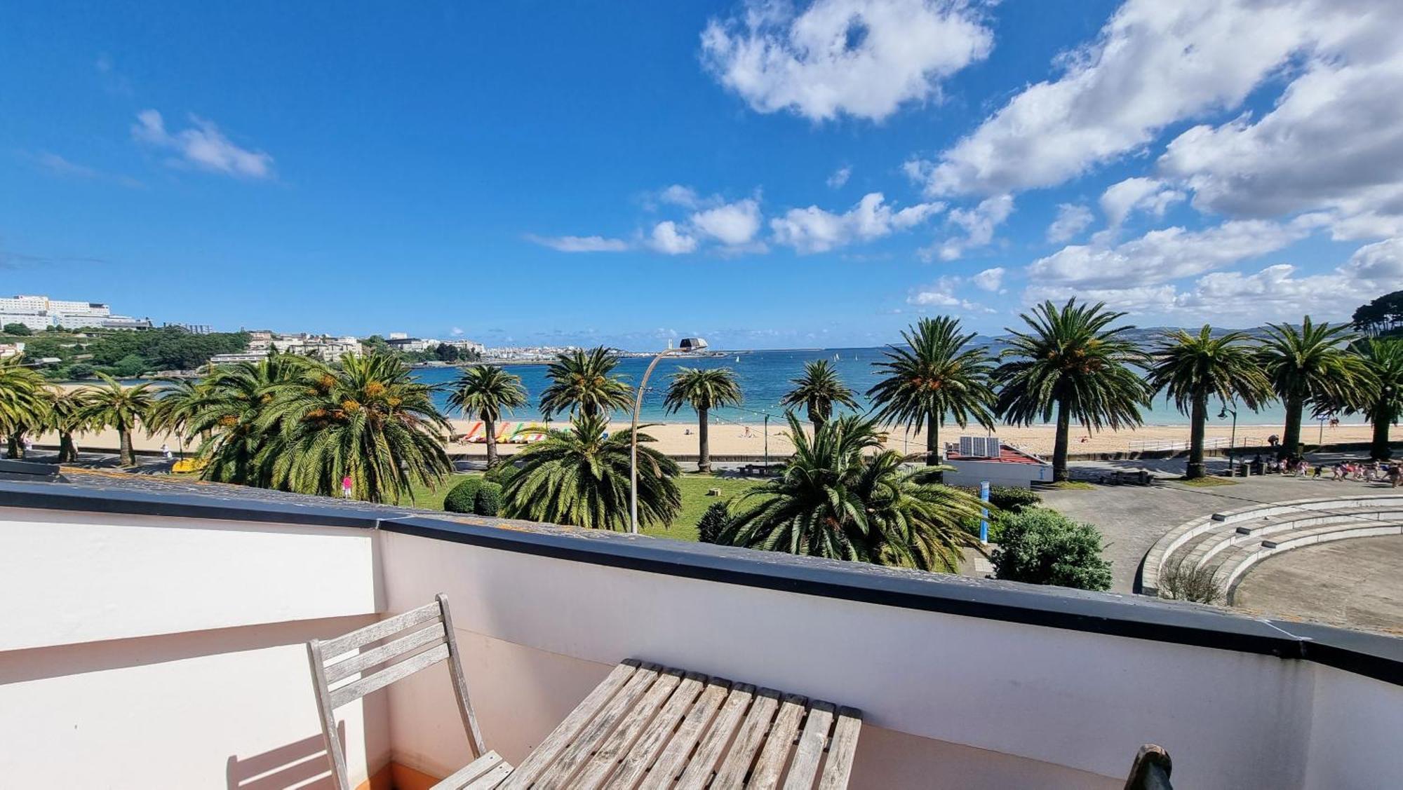 Apartamento Precioso Atico Frente A La Playa De Santa Cristina A Coruña Exterior foto