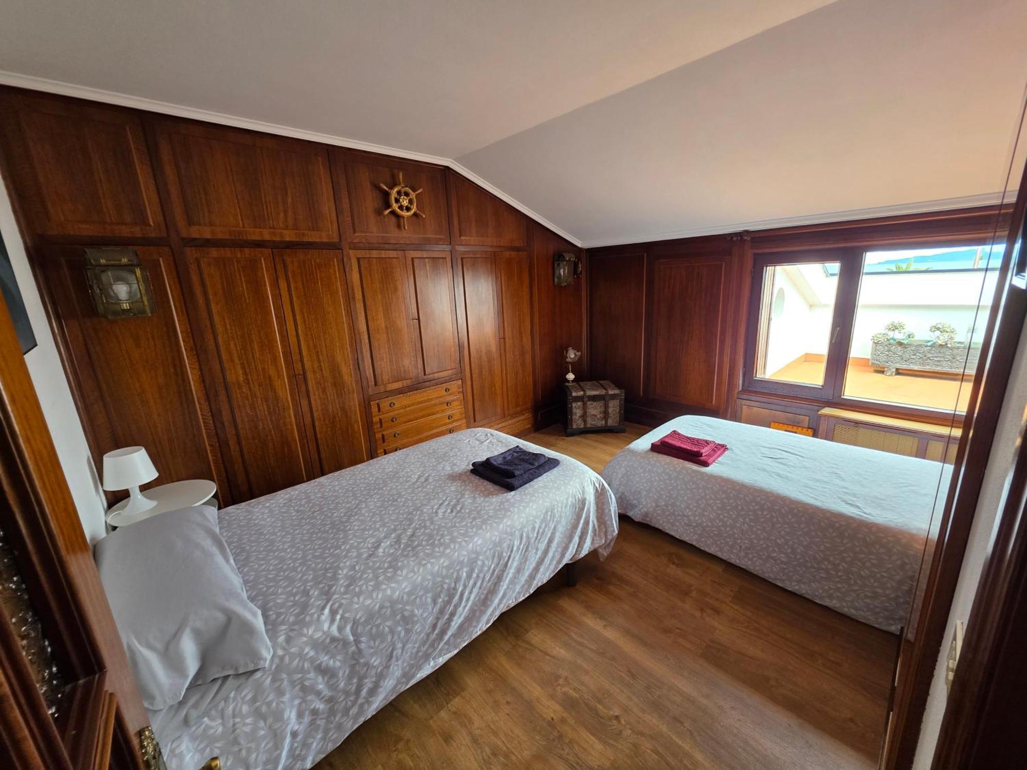 Apartamento Precioso Atico Frente A La Playa De Santa Cristina A Coruña Exterior foto